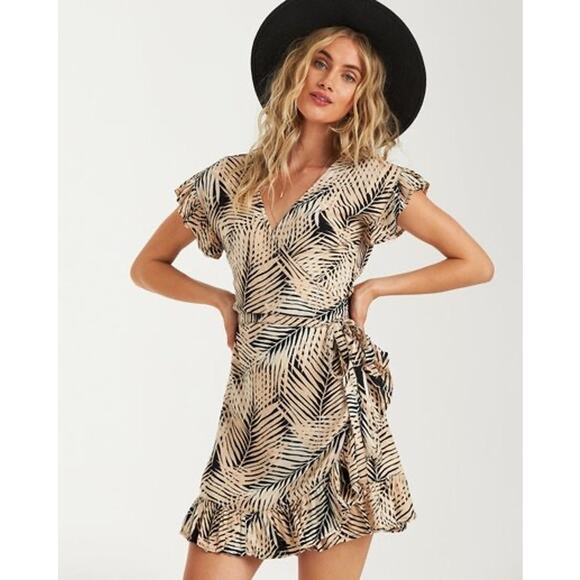 Billabong Wrap N Roll Jungle Floral Leaf Mini Dress - Picture 1 of 16